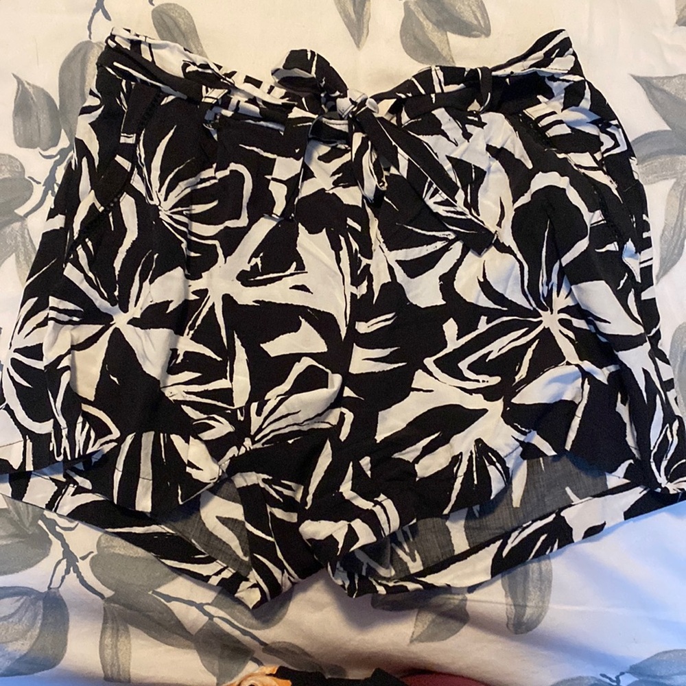 Floral black and white print shorts